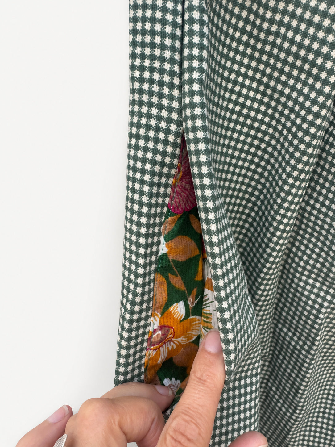 Hidden pocket with colourful floral lining