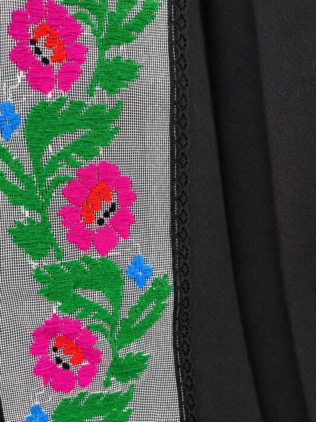 1960s floral embroidery from northern Moldova